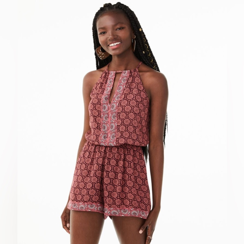 Aeropostale high-neck Floral Romper Size: XS